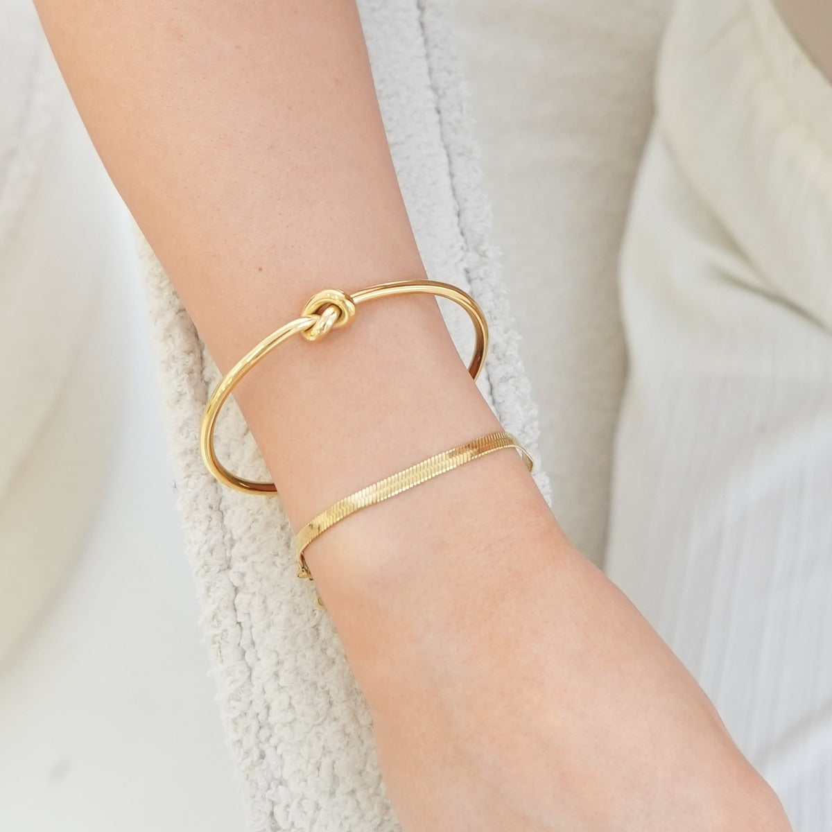 Bracciale rigido in filo spinato - Oro 