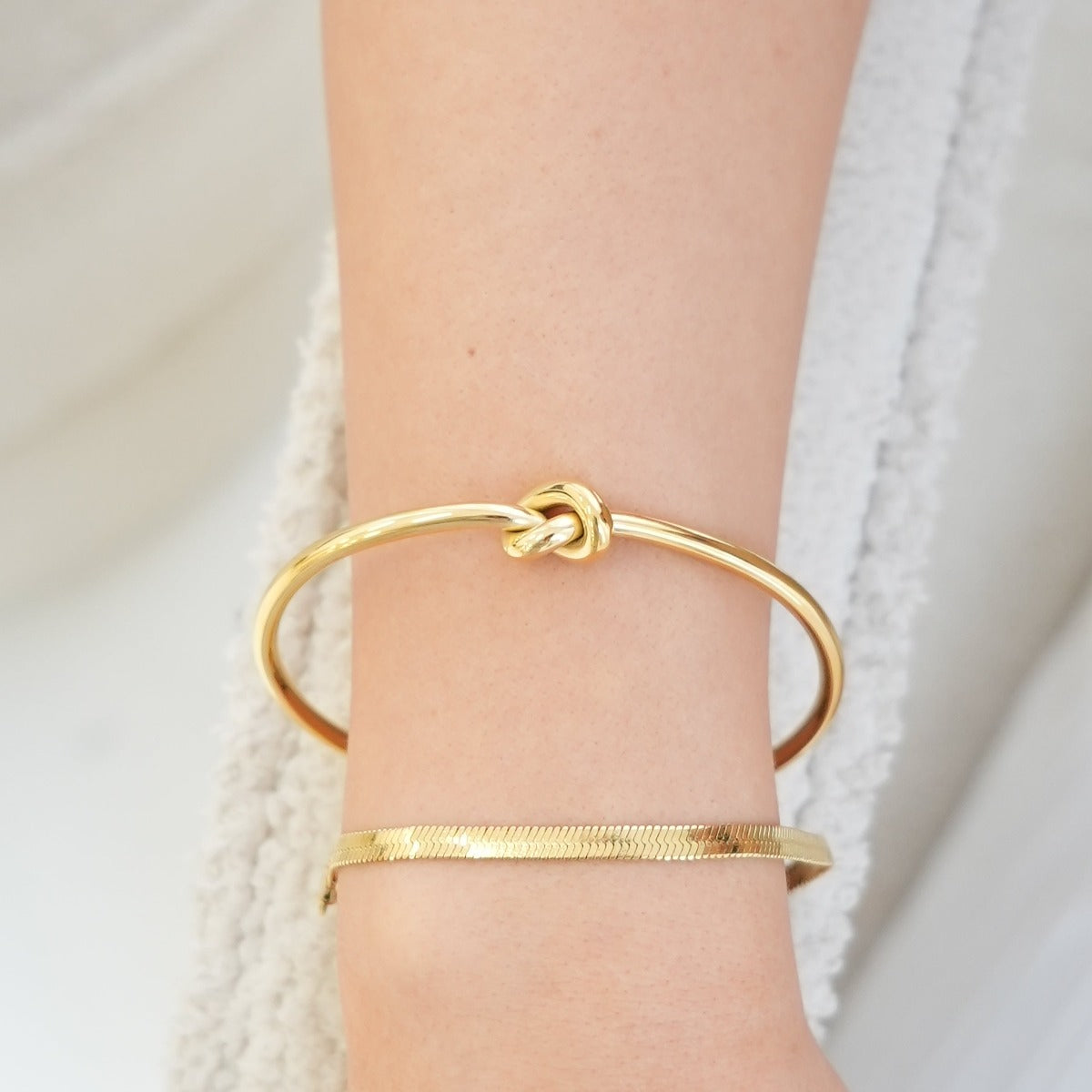 Bracciale rigido in filo spinato - Oro 