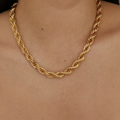 Mila Golden Twist Necklace