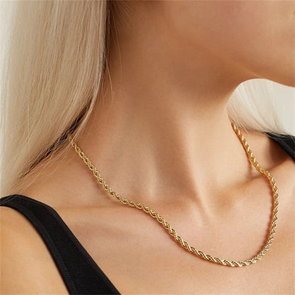 Collana Bianca con catena in corda d'oro