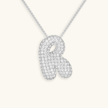 Collana con iniziale a bolla e diamanti