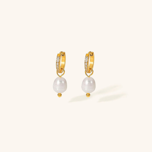 Sara Pearl Earrings